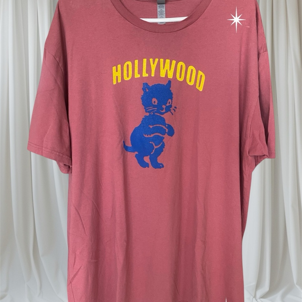 HOLLYWOOD DANCING KITTY Tee Size XXL Great condition